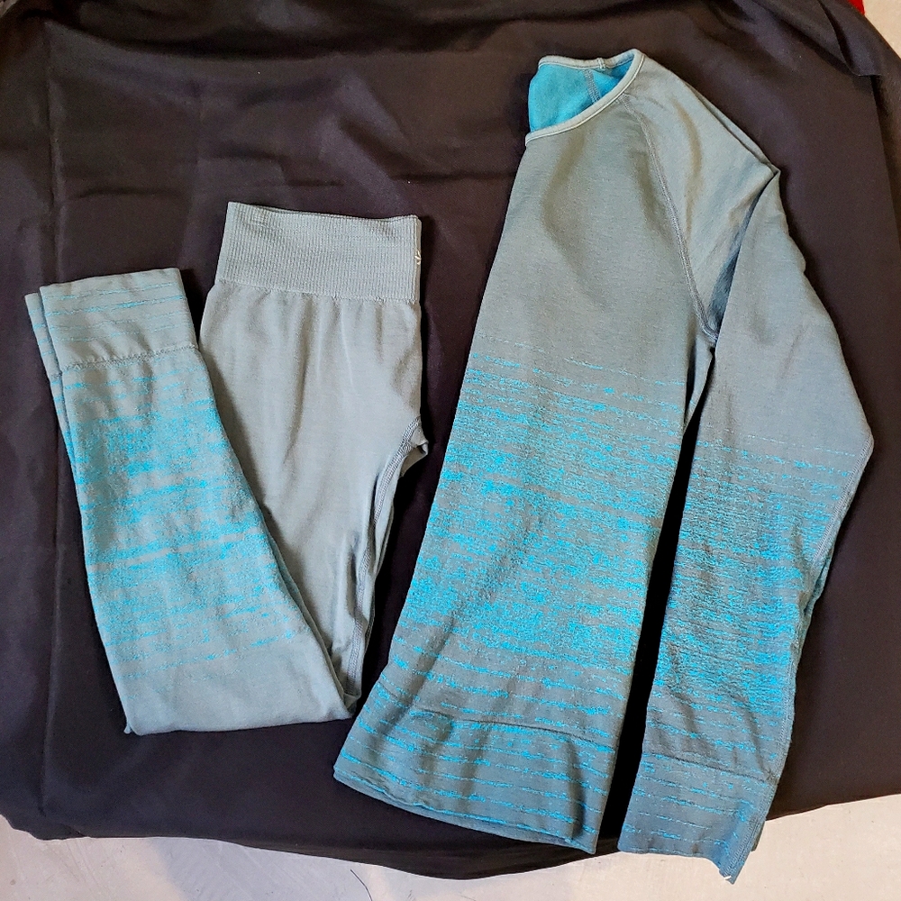 Athleta leggings long-sleeved top